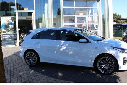 Kia ceed / Ceed 110.747 km 11.499 &euro; Potsdam 14482