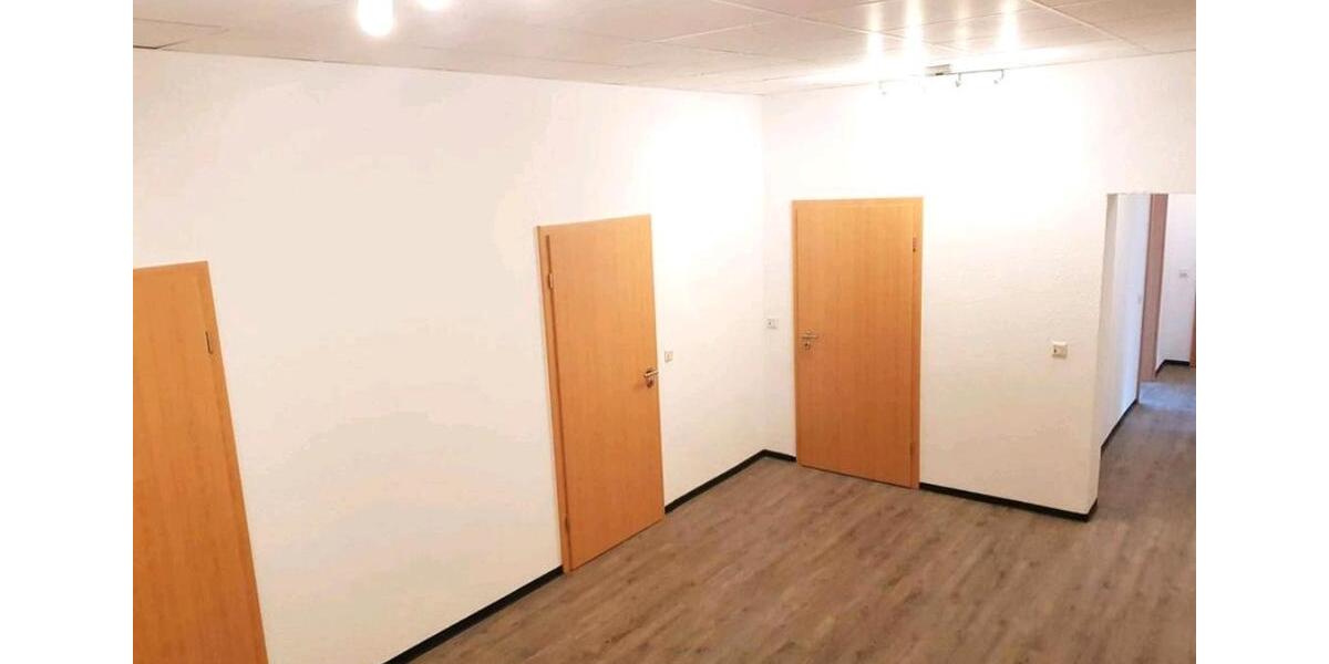 Etagenwohnung Neustadt in Sachsen - 5 Zimmer, 160 m&sup2;, 960&euro; | Angebot:26216073
