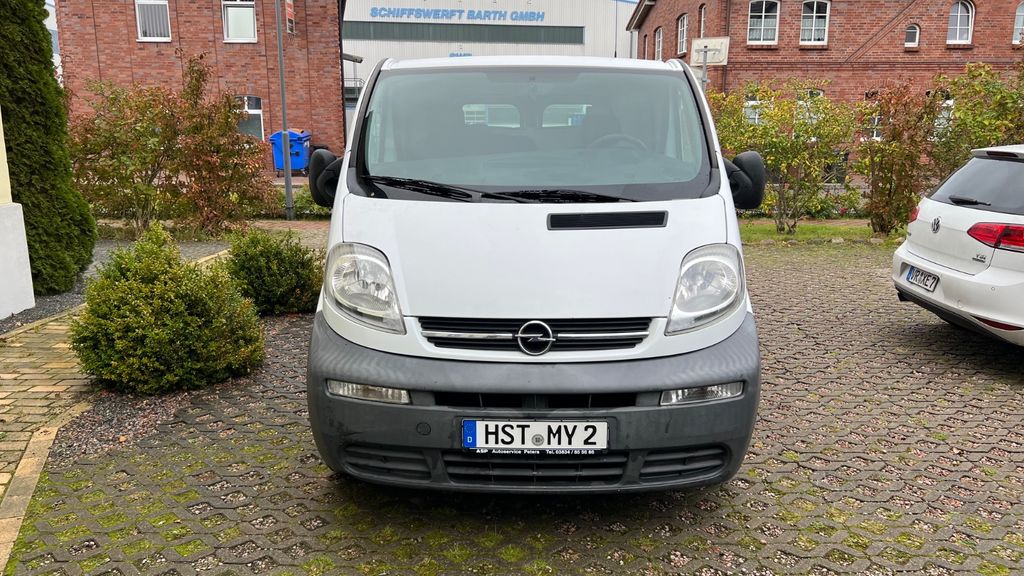 Opel Vivaro 188.696 km 3.900 &euro; Barth 18356
