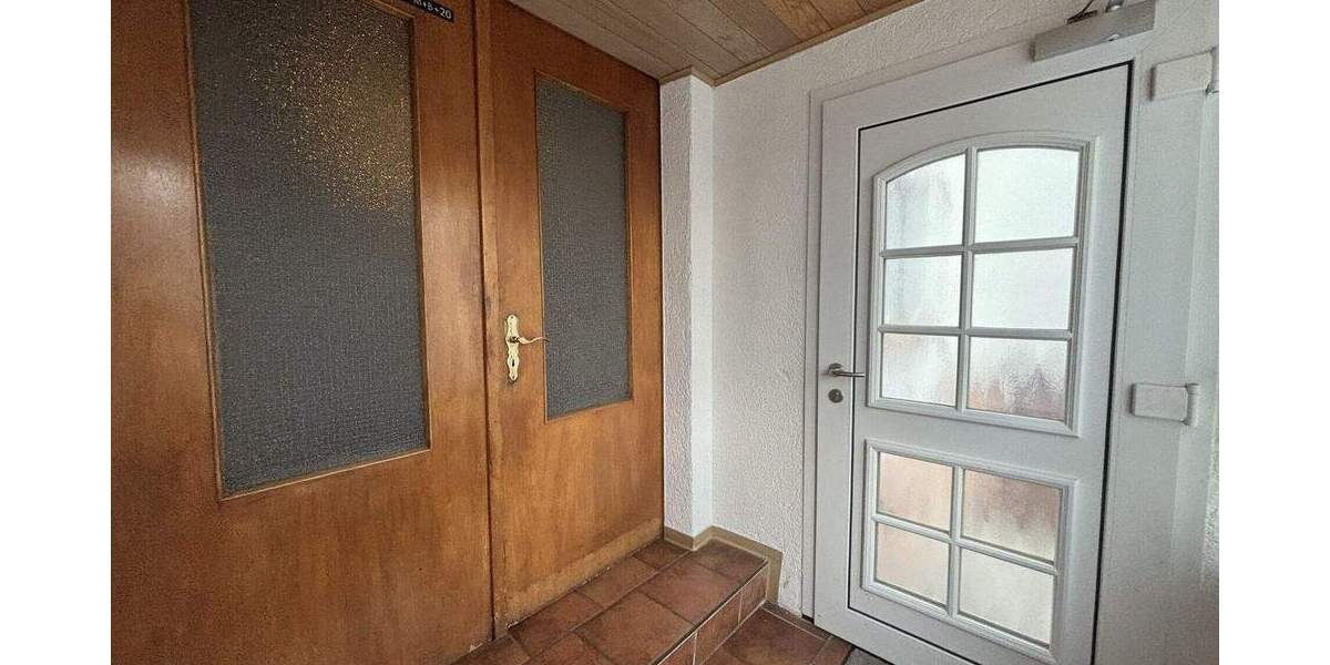 Einfamilienhaus mit Scheune und großem Hof - viel Potenzial in Kirchhain-Emsdorf 7 zimmer