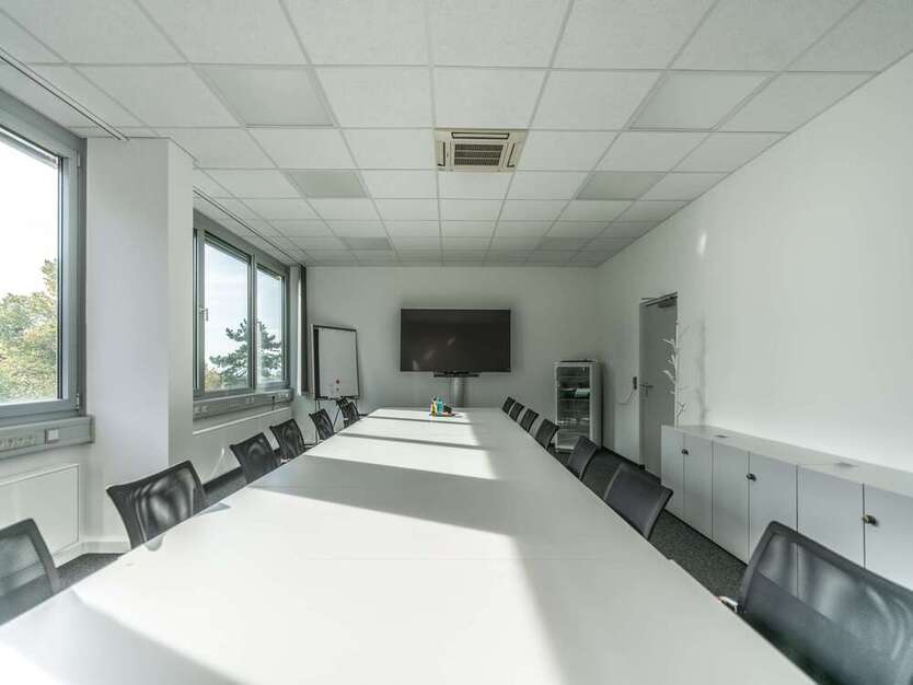 Büro in Wiesbaden 5.400 € 428 m²