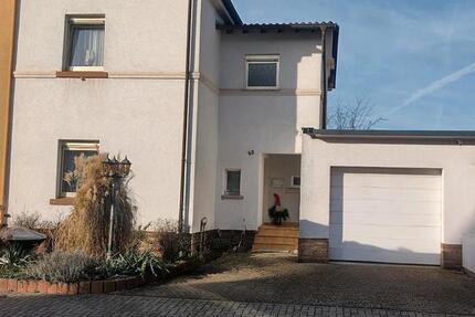 Einfamilienhaus Doppelhaushälfte große Garage ruhige Wohnlage 5 zimmer