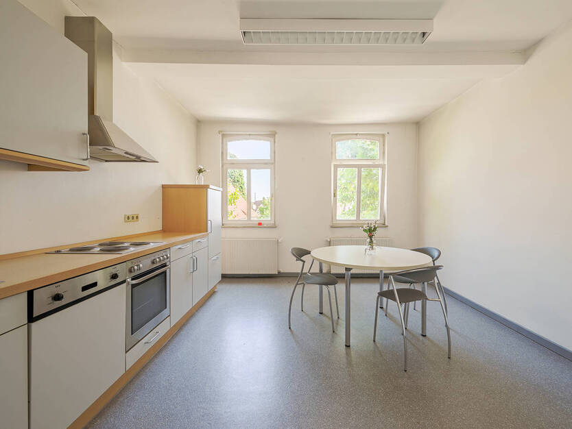 Charmante, repräsentative Liegenschaft mit zeitgemäßem Anbau und großzügigem Grundstück zimmer