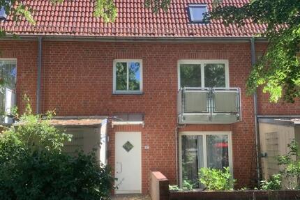 Großzügige 5-Zimmer-Wohnung über 2 Etagen (1. OGDG) im 2-Fam.haus