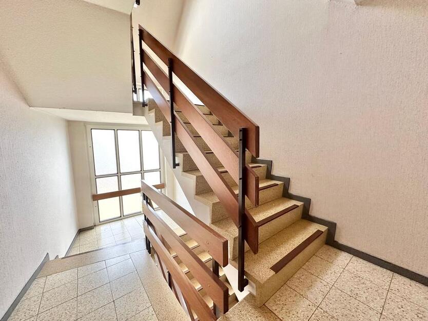 Alles in Deiner Nähe: 4-Zimmer-Oberwohnung mit Einbauküche & Loggia zimmer