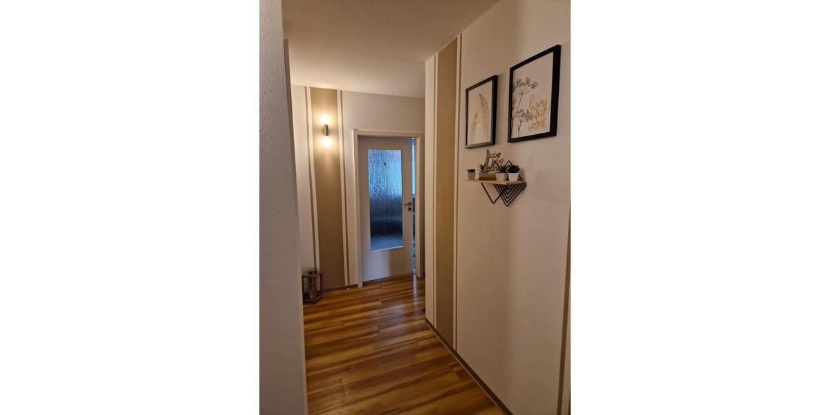 große 4-Zimmer-Wohnung mit Balkon, HWR und Gäste-WC in Suhl 4 zimmer