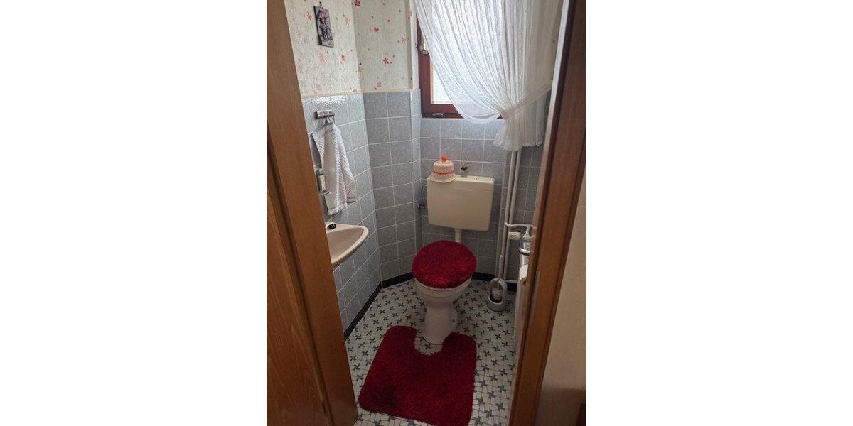 Einfamilienhaus Varel - 7 Zimmer, 140 m&sup2;, 280.000&euro; | Angebot:26234428