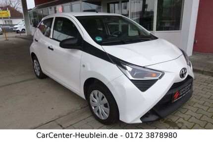 Toyota Aygo (X) 2.555 km 10.990 &euro; Stralsund 18437