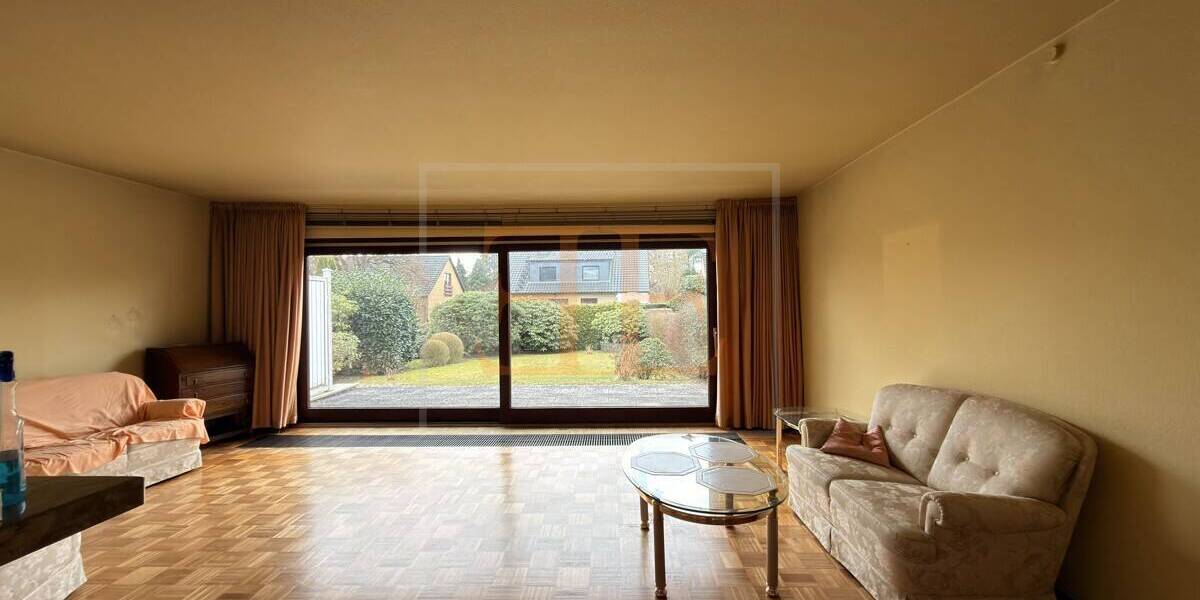 Klassische DHH mit Vollkeller und Garage in ruhiger Sackgassenlage von Ahrensburg - Doppelhaushälfte Ahrensburg | Angebot:26121169