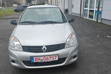 Renault Clio 152.000 km 2.100 &euro; Bonn 53227