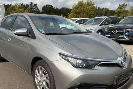 Toyota Auris 77.464 km 8.990 &euro; Wildau 15745