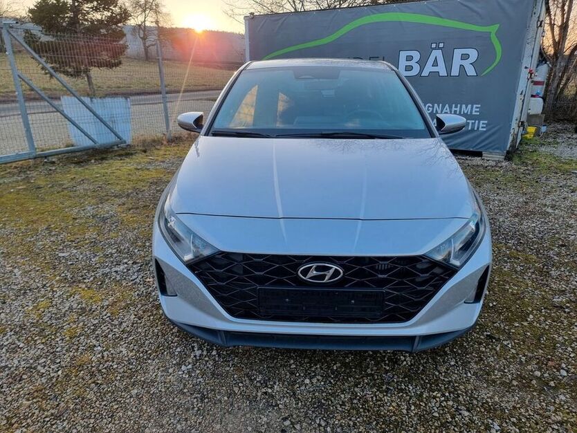 i20