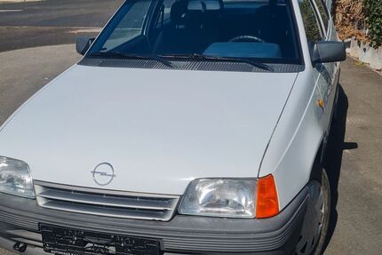 Opel Kadett 12.505 km 7.500 € Oberstadt 98530