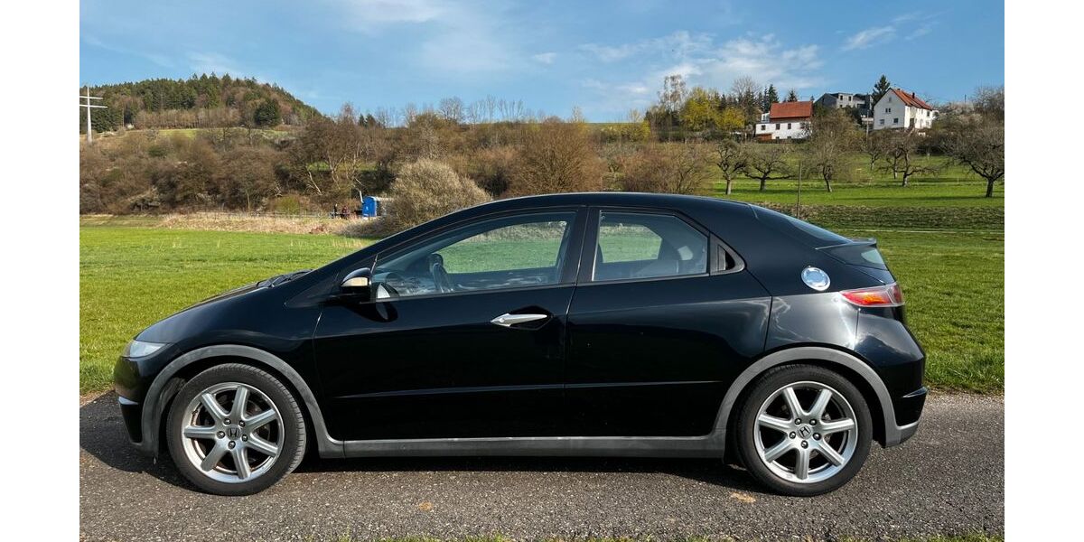 Honda Civic 253.000 km 2.000 &euro; Tuttlingen-Nendingen 78532