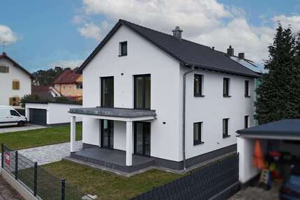 Haus zum Kaufen in Maxhütte-Haidhof 670.000 € 188.6 m² 5 zimmer