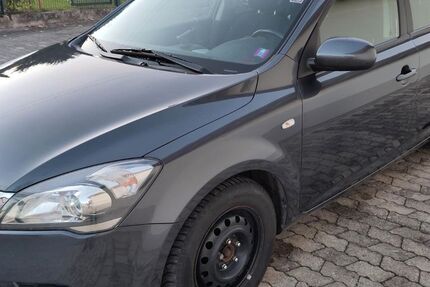 Kia ceed / Ceed 156.418 km 2.500 &euro; Hallbergmoos 85399