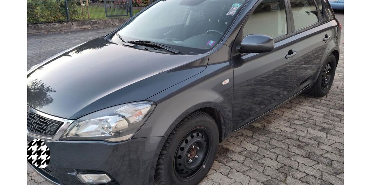 Kia ceed / Ceed 156.418 km 2.500 &euro; Hallbergmoos 85399