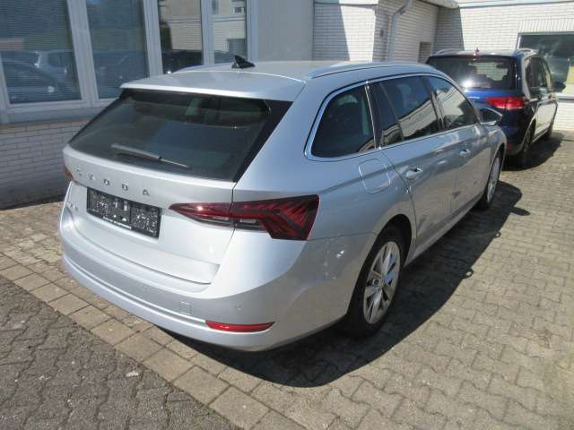 Skoda Octavia Style 2.0 TDI DSG NAVI GRA LED ALU APS SIT 106.630 km 20.988 &euro; Bergkamen 59192