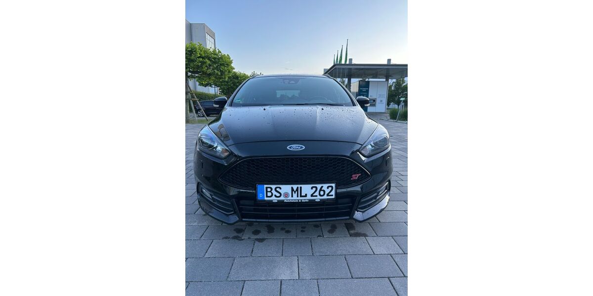 Ford Focus 98.400 km 14.500 &euro; Braunschweig 38106