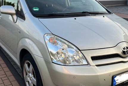 Toyota Corolla Verso 195.500 km 3.800 &euro; Baunatal 34225