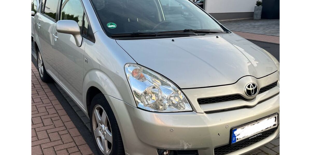 Toyota Corolla Verso 195.500 km 3.800 &euro; Baunatal 34225