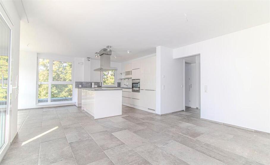 Exklusiv über den Dächern von Wendelstein – moderne 3-Zimmer-Luxuswohnung mit großem Balkon, hochwertiger EBK und Tiefgarage zimmer