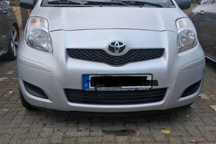 Toyota Yaris 75.000 km 3.523 € Berlin 10409