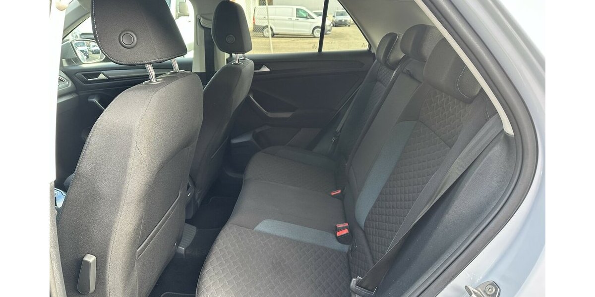 VW T-Roc IQ.DRIVE LED Navi PDC SHZ 127.074 km 18.000 &euro; Mainz 55122