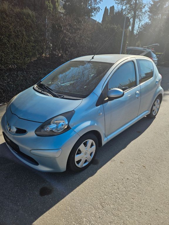 Aygo (X)