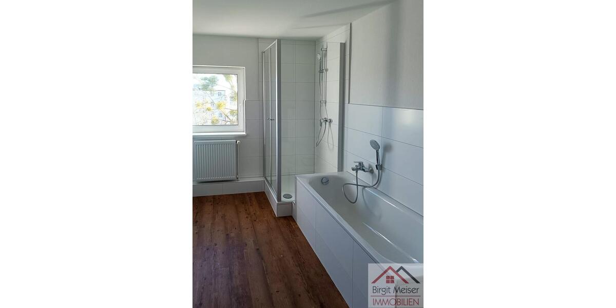Dachgeschoßwohnung Schwerin - 3 Zimmer, 82 m&sup2;, 820&euro; | Angebot:25538361