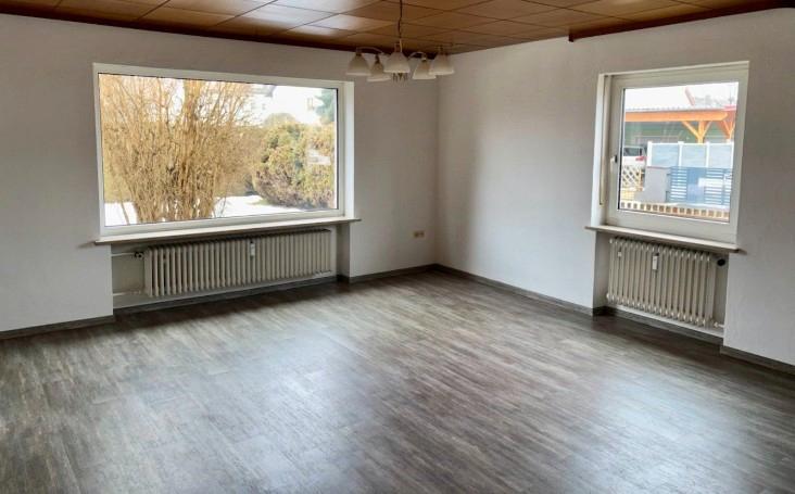 Erdgeschoßwohnung Pfreimd - 3 Zimmer, 98 m&sup2;, 700&euro; | Angebot:25415405