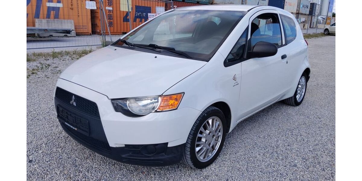 Mitsubishi Colt 75.500 km 2.450 &euro; München 81827