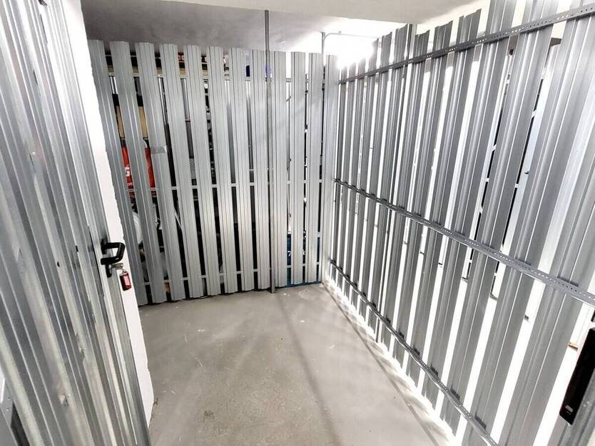 Exklusiv: Sanierte 3-Zi.-Wohnung mit Carport, Aufzug, Balkon & traumhaftem DOM-Blick am Mühlenteich