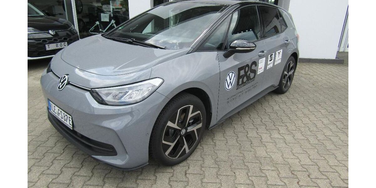 VW ID.3 5.555 km 38.950 &euro; Emmerich am Rhein 46446