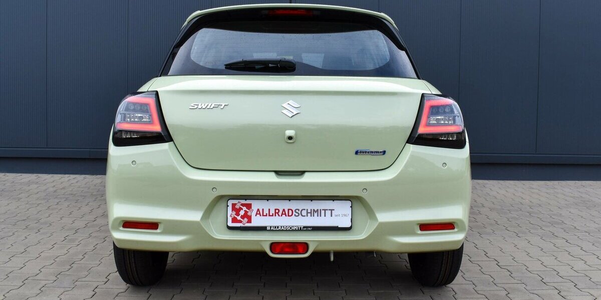 Suzuki Swift Club 1.2l M/T Dualjet Hybrid 16.600 km 15.450 &euro; Höchberg-Würzburg 97204