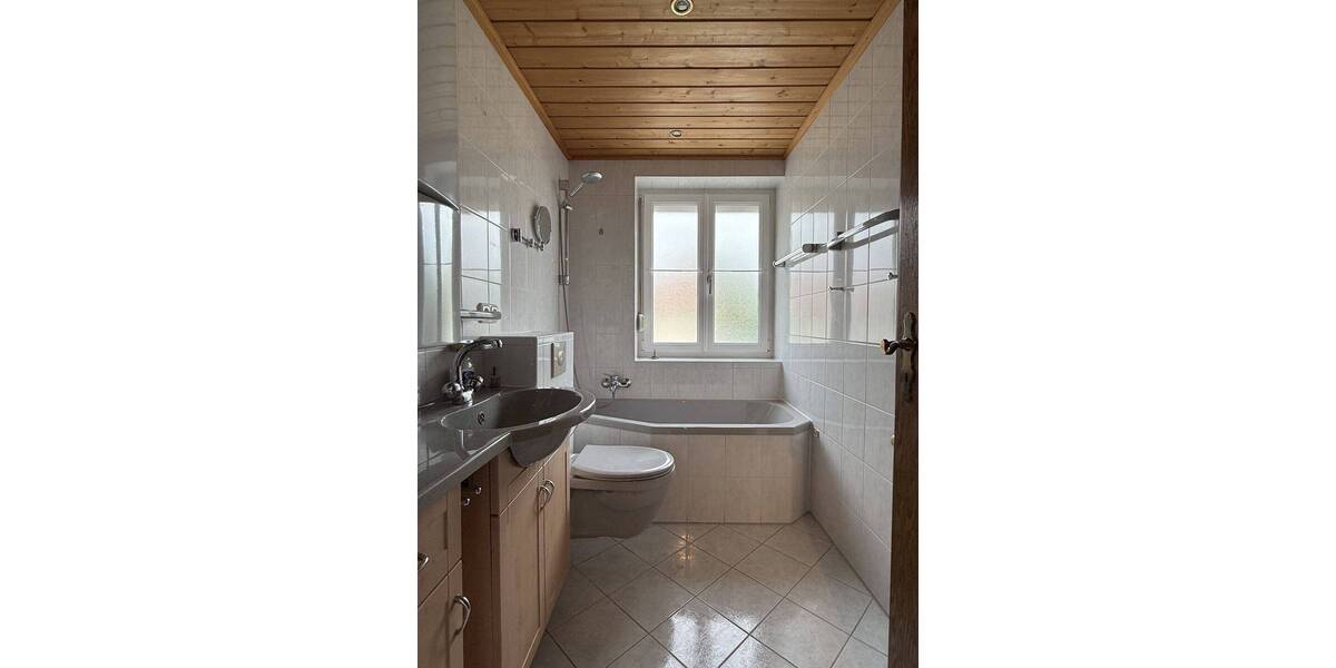 Etagenwohnung Hausham - 2 Zimmer, 57 m&sup2;, 220.000&euro; | Angebot:25986399