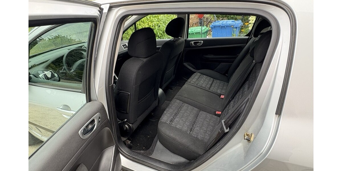 Peugeot 307 129.084 km 2.700 &euro; Heidesee 15754