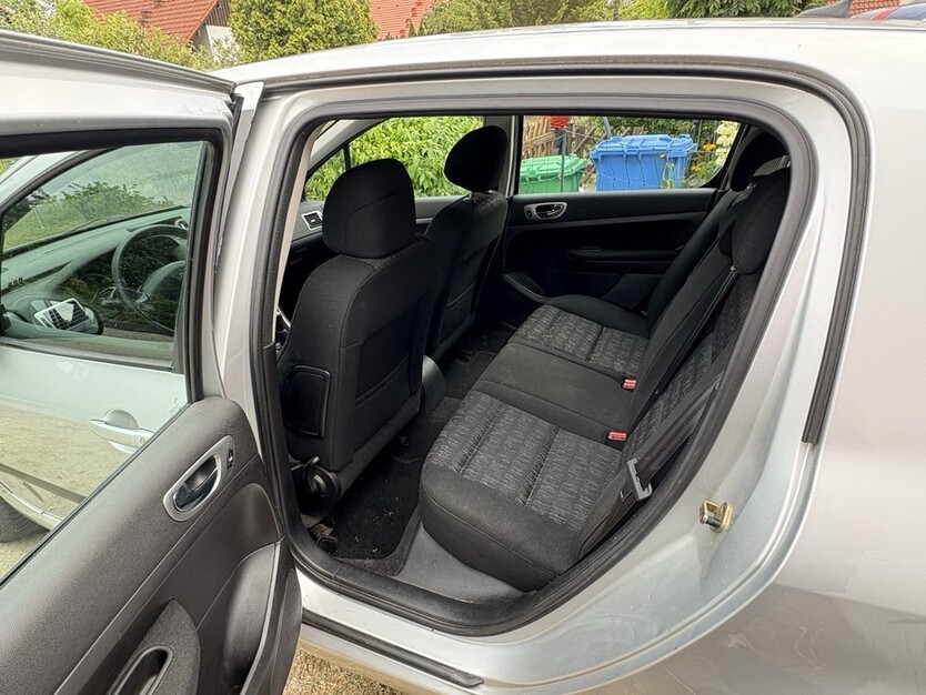 Peugeot 307 129.084 km 2.700 € Heidesee 15754