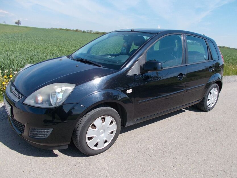 Ford Fiesta 192.000 km 2.300 € Tübingen 72076