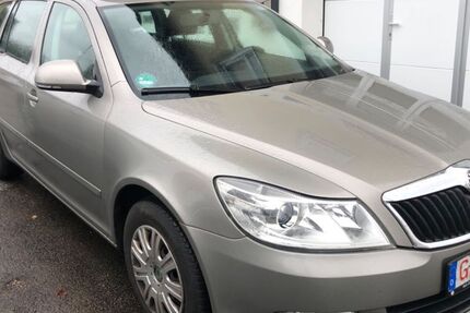 Skoda Octavia 220.000 km 1.999 € Ichenhausen-Hochwang 89335