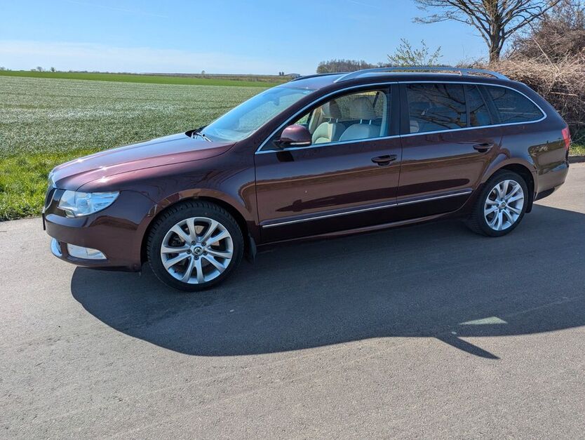 Skoda Superb 176.097 km 7.199 € Burgstetten 71576