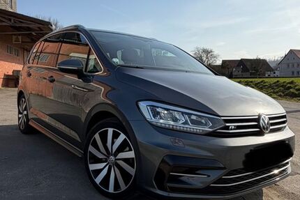 VW Touran 131.500 km 22.950 &euro; Braunschweig 38116