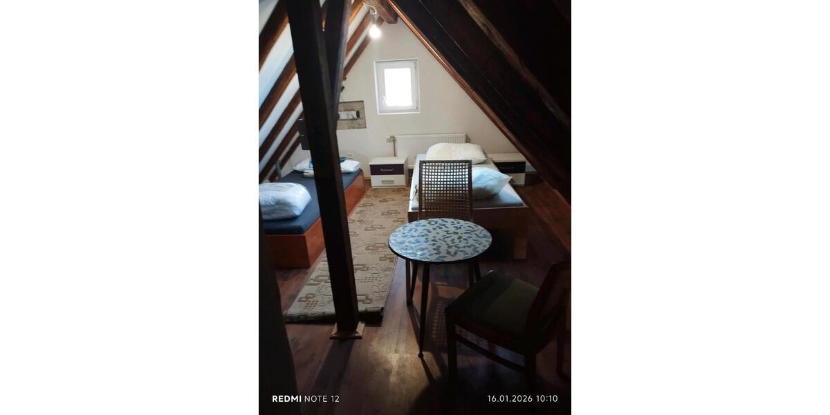 Dachgeschoßwohnung Stuttgart Feuerbach - 2 Zimmer, 88 m&sup2;, 1.250&euro; | Angebot:25998750