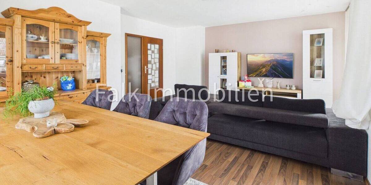 Etagenwohnung Brühl - 4 Zimmer, 98 m&sup2;, 289.000&euro; | Angebot:26174197