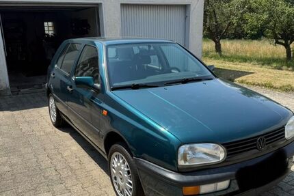 VW Golf 118.647 km 2.300 &euro; Bruck 92436
