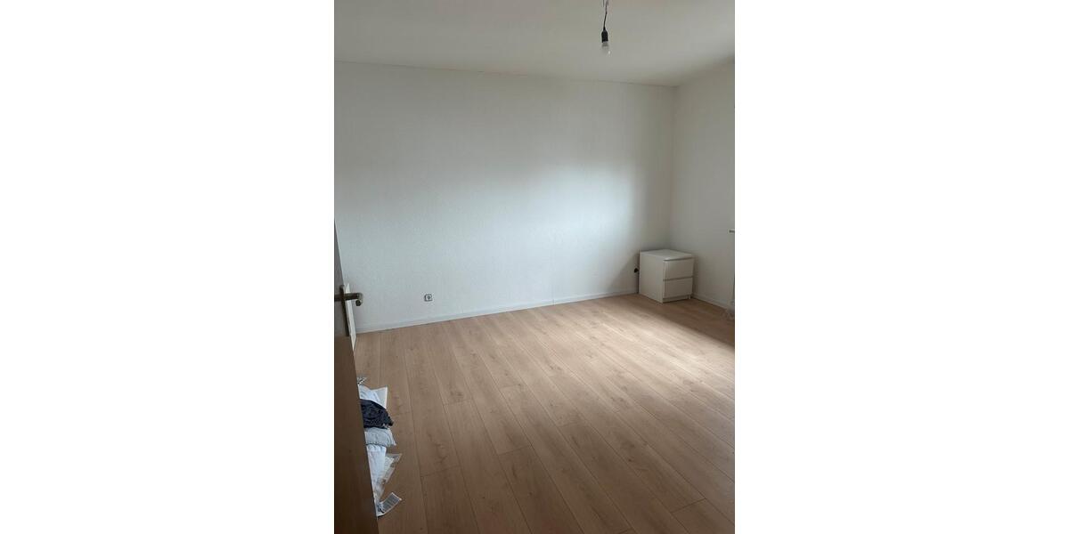 Etagenwohnung Lampertheim - 4 Zimmer, 85 m&sup2;, 1.400&euro; | Angebot:25718511