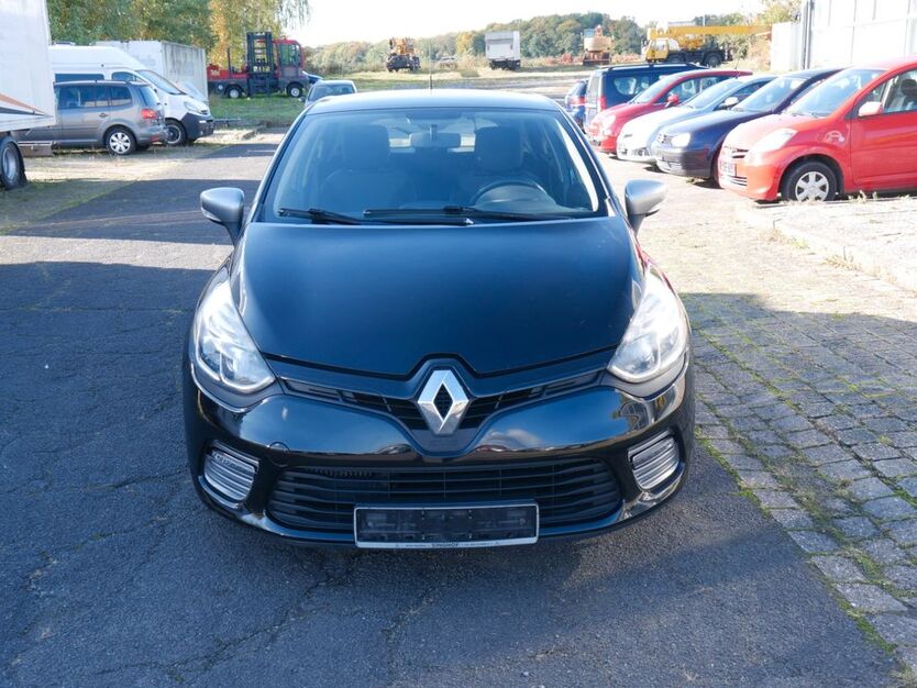 Renault Clio 175.000 km 4.499 € Braunschweig 38122