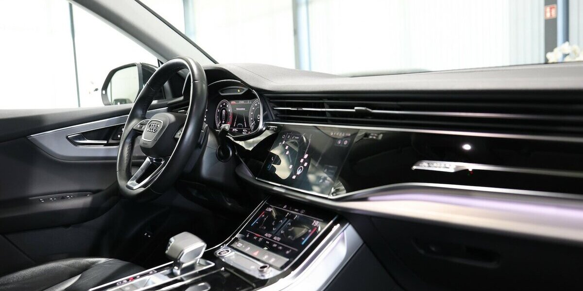 Audi Q8 55 TFSI E Q BUSINESS LUFTFAHRWERK, VOLL-LEDER 86.000 km 47.777 &euro; Hamm 59077