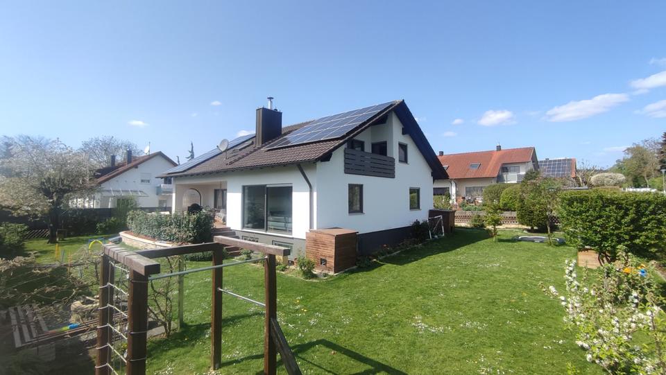 Freistehender Einfamilienhaus mit ausgebauten Keller Studio 5 zimmer