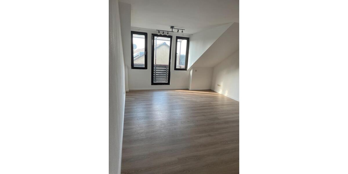 Dachgeschoßwohnung Mönchengladbach Süd - 3 Zimmer, 79 m&sup2;, 600&euro; | Angebot:26669617